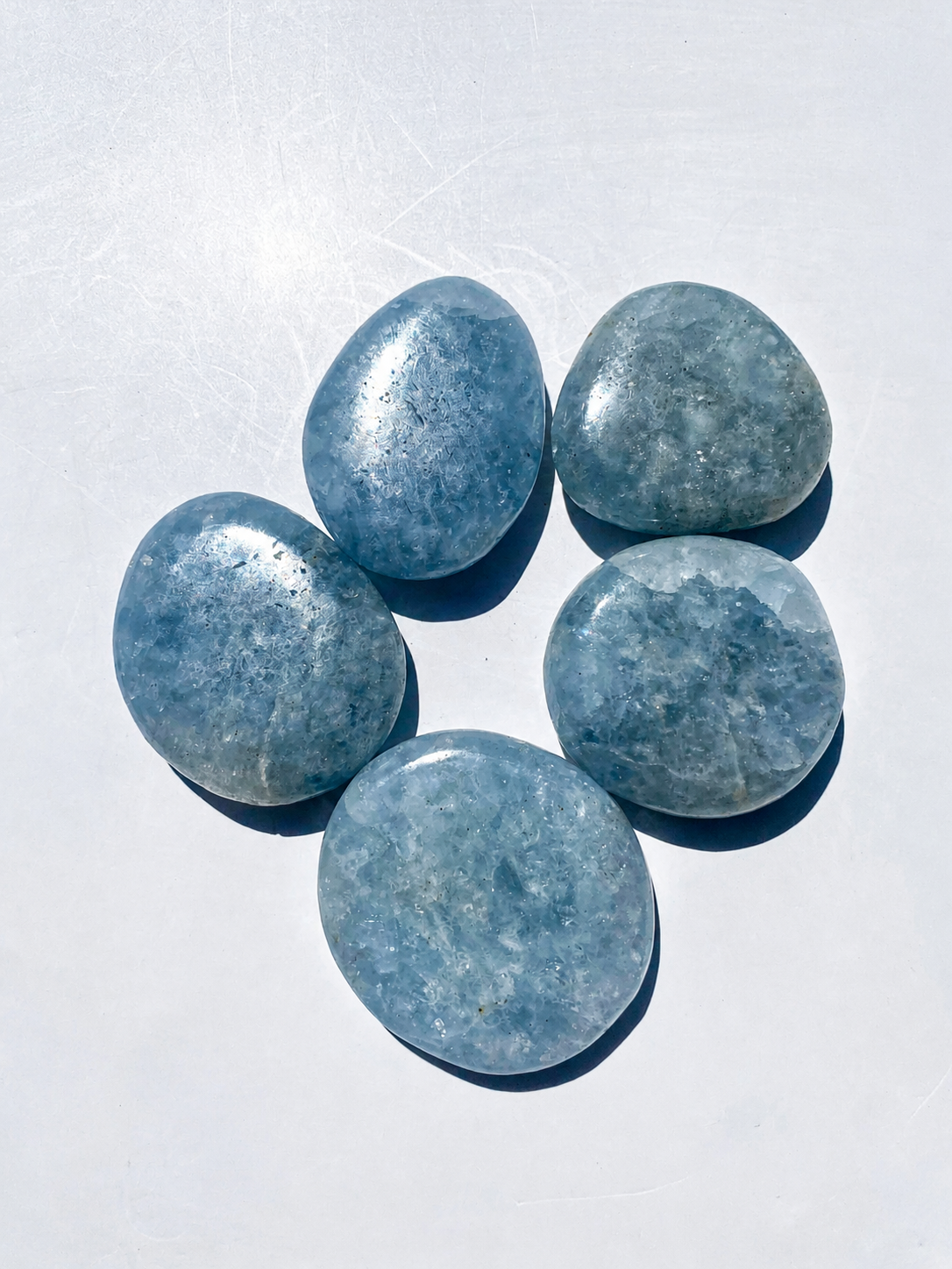 Galet Calcite bleue