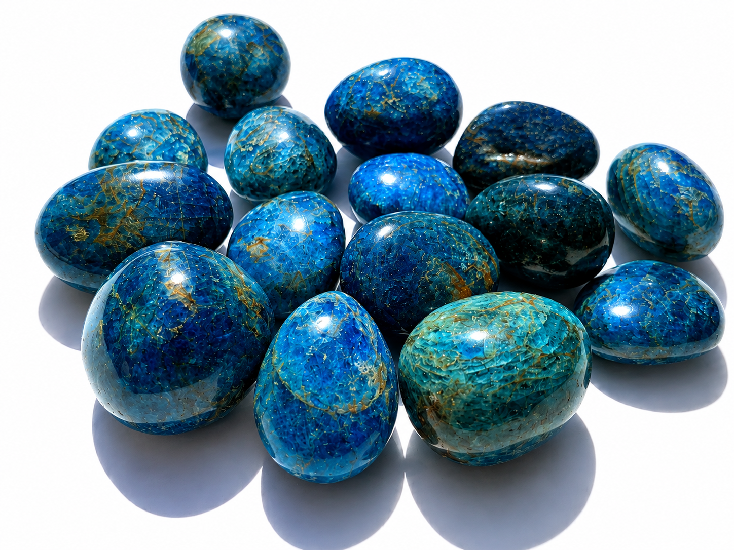 Galet d’apatite bleu-vert polis 2/3 cm