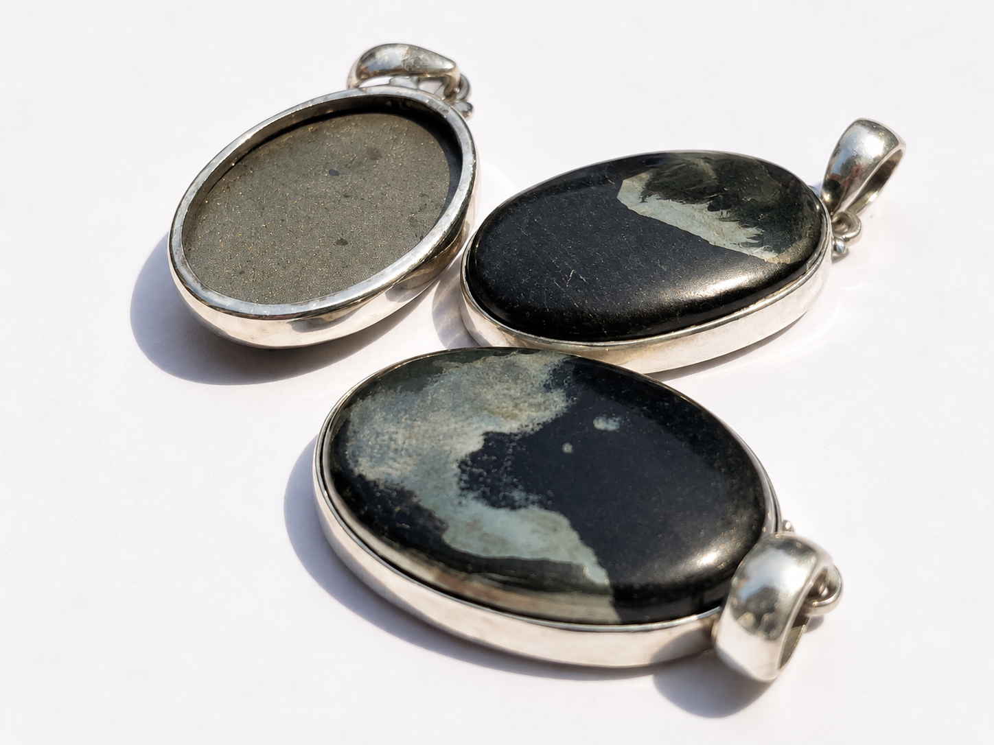 Pendentif Pyrite sur magnétite 2.5/3 cm